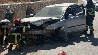 Bilecik'te kontrolden çıkan otomobil istinat duvarına çarptı: Sürücü yaralı
