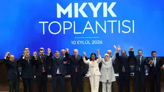Foça Belediye Başkanı Saniye Bora Fıçı, AK Parti'ye resmi katılımını gerçekleştirdi