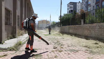 Melikgazi'de okullar yeni döneme hazırlanırken çevre düzenlemeleri dikkat çekti