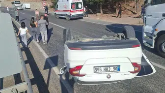 Siirt’te direksiyon hakimiyetini kaybeden otomobil takla attı