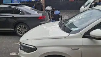 Zeytinburnu'nda okul çevresinde polis uygulaması: 2 şüpheli gözaltında