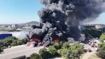 Tuzla'da büyük yangın: fabrika alev alev, dron görüntüleri paylaşıldı
