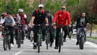 Sivas’ta bisiklet severler ‘Türkiye pedallıyor’ etkinliğinde buluştu