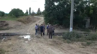 Malatya'da yük treni traktöre çarptı, sürücü yaralandı