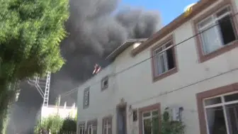 Antalya’da yangın paniği: Depo ve ev alev alev yanıyor