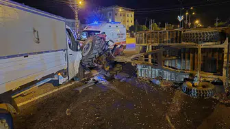 Gaziantep’te kamyonet ile traktör çarpıştı, 3 kişi yaralandı