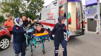 Atakum'da otomobil ve motosiklet çarpıştı: Yaralı sürücü hastaneye kaldırıldı