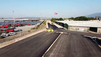 Kartepe Ulus Pazarı yolu için yürütülen yenileme çalışmaları dikkat çekiyor