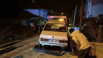 Alkollü sürücü, 2 araca çarpıp olay yerinden kaçtı