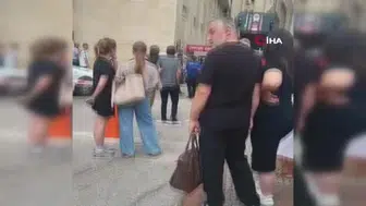 Hastane penceresine çıkan şahıs, polis ikna çalışmasıyla kurtarıldı