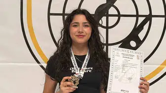 Hale Derya Eroğlu, Mersin'de Türkiye rekoru kırdı ve altın madalya kazandı