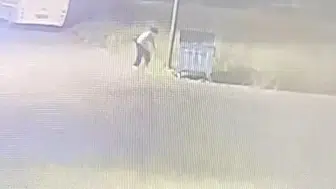 Yangın çıkaran kadın itfaiyeyi izleyerek bölgeden kayıplara karıştı