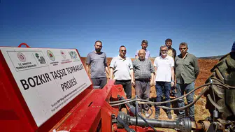Taş toplama makineleri Bozkır çiftçisinin hizmetinde