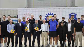 Gebze voleybol takımı yeni sezon hazırlıklarına hız kesmeden devam ediyor