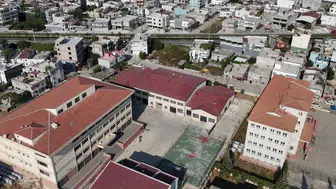 Adana'da veli kendi yaya geçidini çizdi: Çocukların güvenliği tehlikede