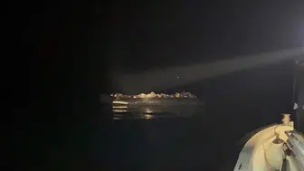 İzmir açıklarında kaçak göçmen operasyonu: 55 kişi yakalandı