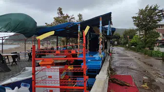 Kastamonu'da sabah saatlerinde etkili olan fırtına hayatı olumsuz etkiledi