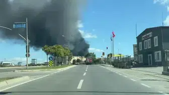 Tuzla'daki depolama alanında yangın paniği
