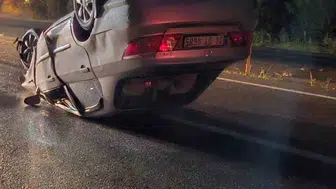 Sakarya'da kontrolden çıkan otomobil fındık makinesiyle biçerdöveye çarparak takla attı