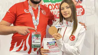 Bursalı milli sporcu Aslı Salım, İtalya'da dünya üçüncüsü oldu