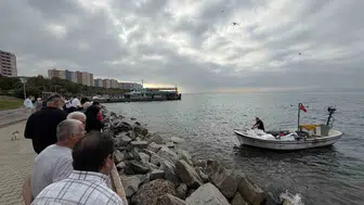 Balık mevsimi tatilcileri sevindiriyor: Armutlu'da balık kuyruğu