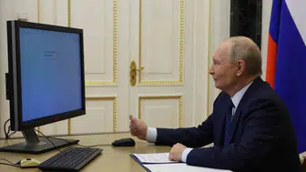 Putin, milletvekili seçimlerinde elektronik oy kullandı