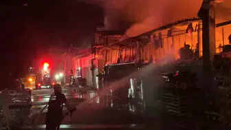 Eskişehir'de sanayi sitesindeki yangına müdahale devam ediyor