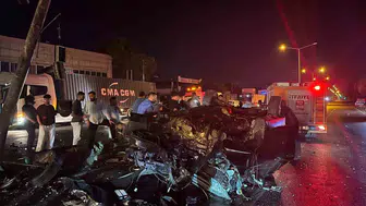 Nazilli'de direğe çarpan otomobildeki 4 kişi yaralandı