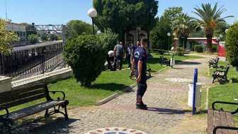 Tren yoluna atlama girişiminde bulunan vatandaş kurtarıldı
