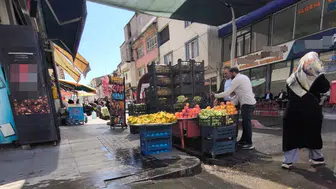 Van'da kaldırım işgalleri yayaları ve esnafı zor durumda bırakıyor