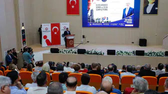 Hatay valisi masatlı, demir ve çelik sektörünün geleceğini tartıştı