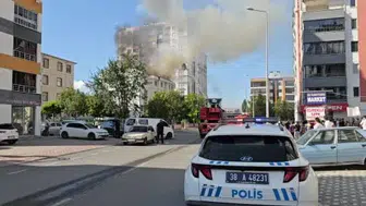 Kayseri'deki erkek öğrenci yurdunun çatısında yangın çıktı