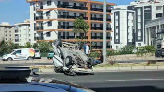 Kayseri'de tırla çarpışan otomobil takla attı