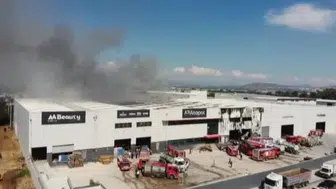 Mersin’de temizlik malzemesi imalat fabrikasında yangın çıktı