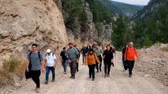 Kütahyalı dağcılar İkitaş Kanyonu’nda 15 kilometre yürüdü