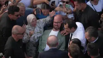 Cumhurbaşkanı Erdoğan, engelli genci görünce otobüsü durdurdu