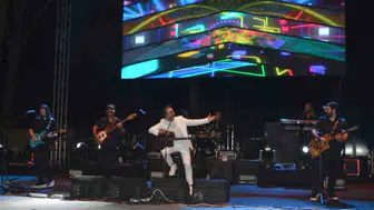 Çelik, ayvalık'ta unutulmaz bir konserle coşkuyu artırdı