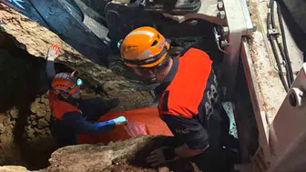 Elazığ'da su boru hattı kazısında meydana gelen göçük sonucu bir işçi hayatını kaybetti
