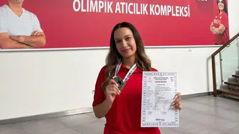 İrem Denktaş'tan 584 puanla Türkiye rekoru