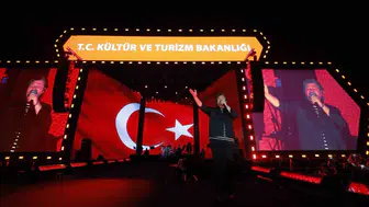 Kayseri kültür yolunda buluştu: Başkan Büyükkılıç Ahmet Şafak ile birlikte konser coşkusunu yaşadı