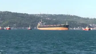 Saldırıya uğrayan Rus gemisi İstanbul Boğazı'ndan geçti