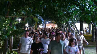 Fuar gecesinde sanat ve eğlence dolu anlar: Semicenk ve 'İki Kişilik Oyun' sahnede