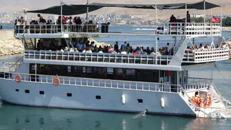 Savaşın gölgesinde İranlı turistlerin Van’a ilgisi devam ediyor