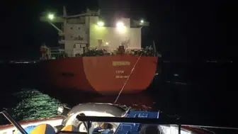 Marmara Adası açıklarında tanker makine arızası geçirerek çekildi