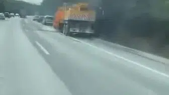 Bursa'da seyir halindeki iş makinesi alev alev yandı