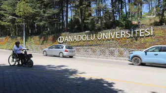 Felçli personelin azmiyle ürettiği akülü araç, engelleri aşmanın yeni bir örneği