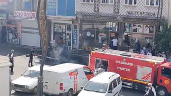 Diyarbakır'da hareket halindeki motosiklet alev aldı
