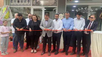 Özge Güçlüol Alaşehir’in ilk çini sanat atölyesini açtı
