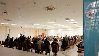 Tomarza'da muhtarlarla bir araya gelen başkan büyükkılıç, kırsal ihtiyaçları dinledi