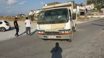 Antalya'da gerçekleşen kaza anına güvenlik kamerası tanıklık etti